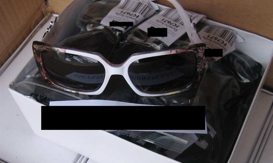 2015-2-12-948CÚ HK brýle IV.jpg